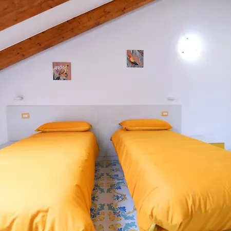 Il Bivio Sui Sentieri