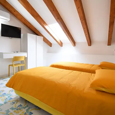 Il Bivio Sui Sentieri 3*