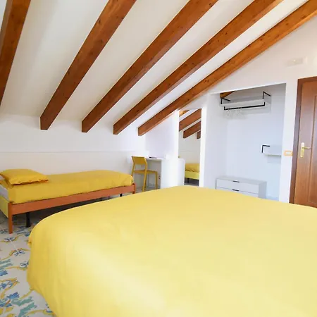 Il Bivio Sui Sentieri